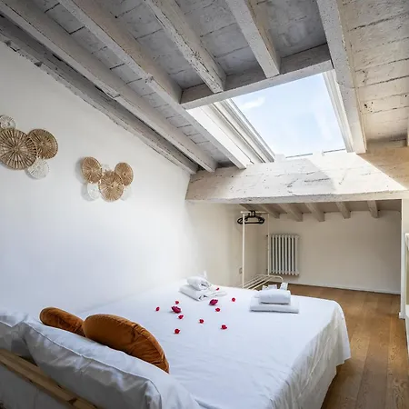 Apartment Duomo View And Hammam